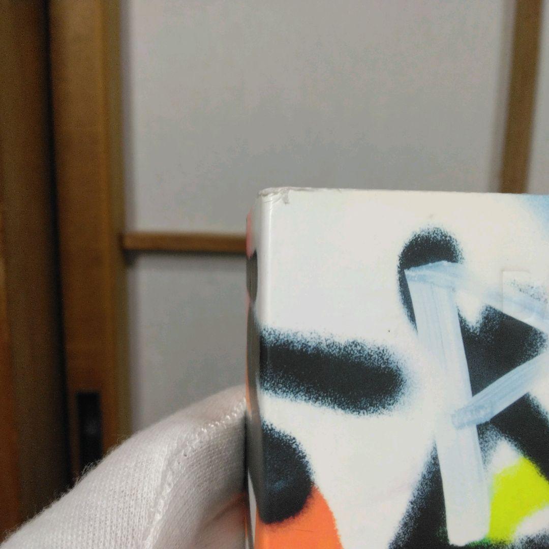 Balenciaga Winter 18　洋書　RIZZOLI　インク跡あり。