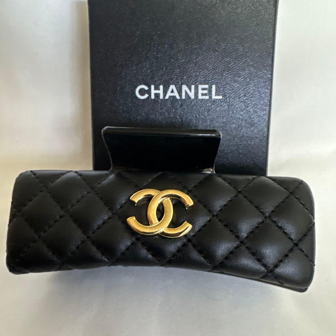 超希少１点❗️CHANELノベルティ海外ヘアクリップブラック キルティング