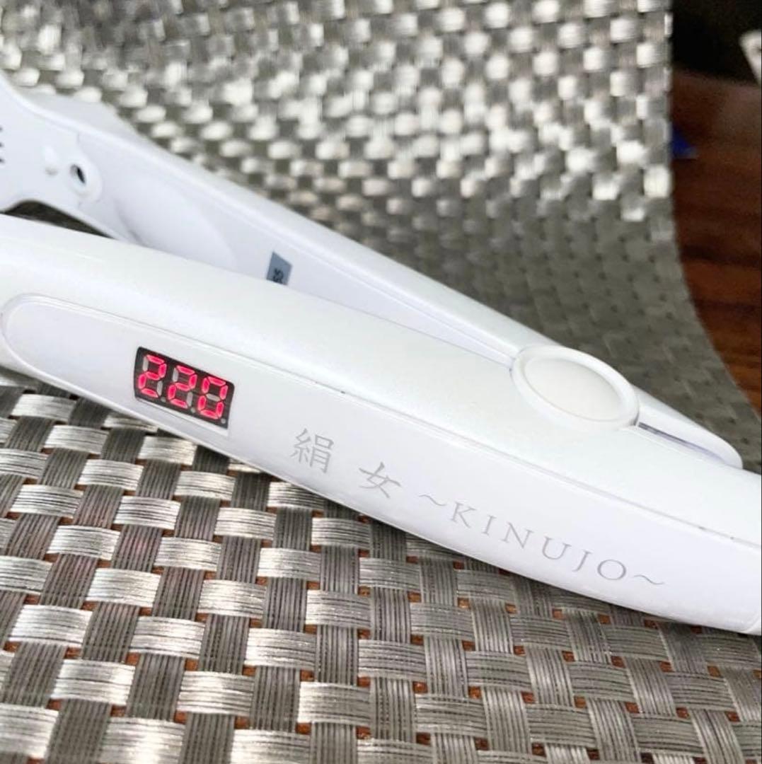 1度と試し使用のみ★KINUJO 絹女 ストレート アイロン LM-125
