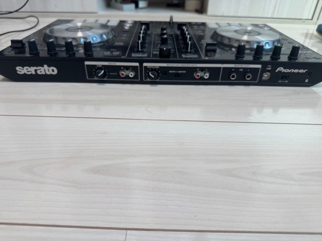 Pioneer DDJ-SR Serato DJコントローラー