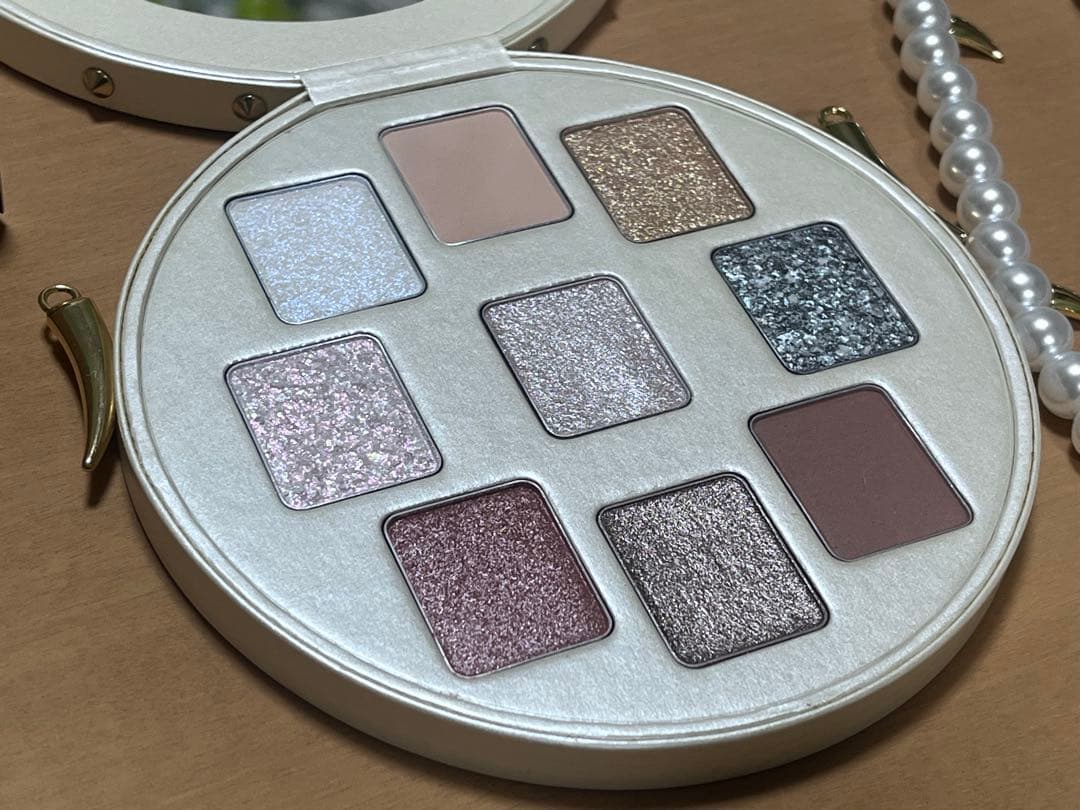 パール レベル クラッチ アイシャドー パレット シュウウエムラ タサキ