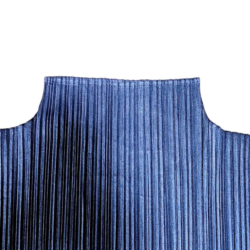 美品 ISSEY MIYAKE　プリーツカットソー 黒　長袖