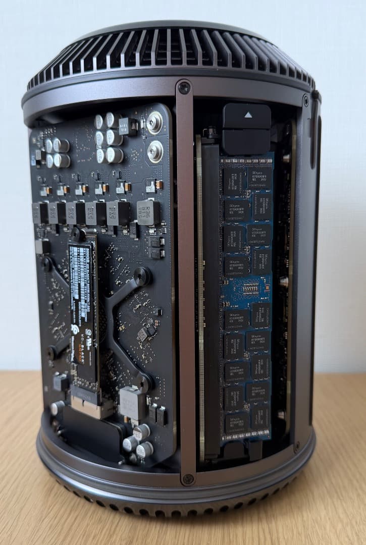 Apple Mac Pro 2013 12コア / 64GB / 500GB