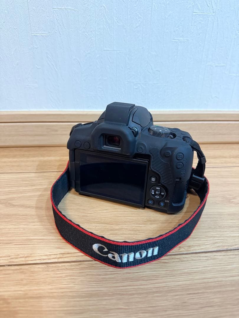 極美品〈Canon EOS Kiss X10i ダブルレンズキット〉