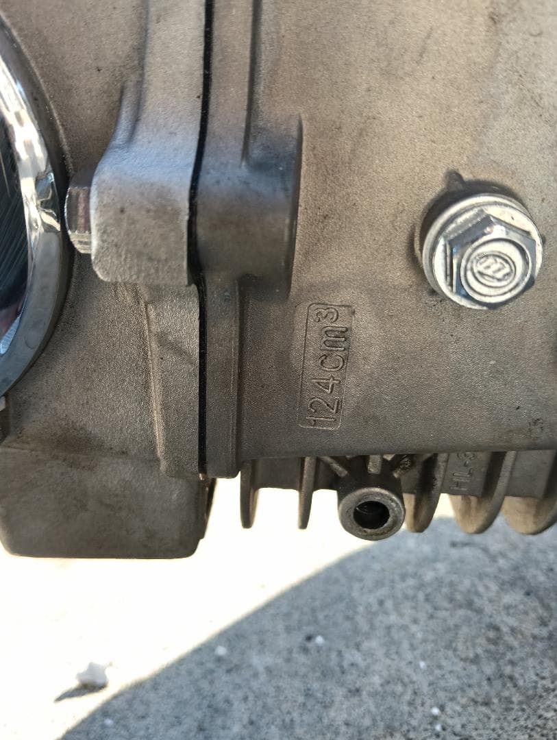 中古　中華エンジン リーファン125　カブ　モンキー等 4速 セル付き 付属品付