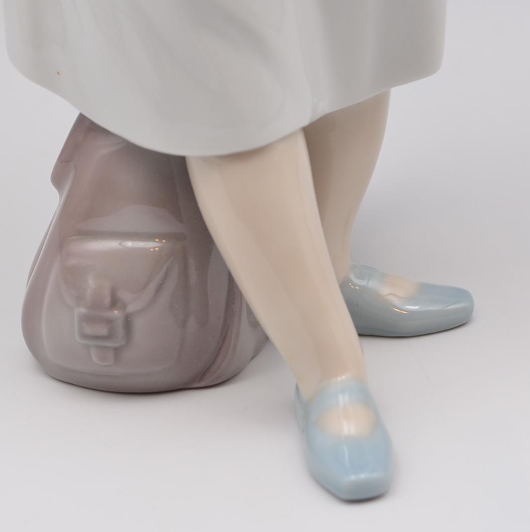 おだいじに　＃8544　★リヤドロ　スペイン　ポーセリン　光沢仕上げ　箱付き