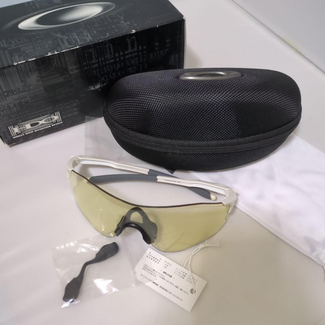 美しく軽い　オークリー 　本格スポーツサングラス イーブイゼロパス 未使用