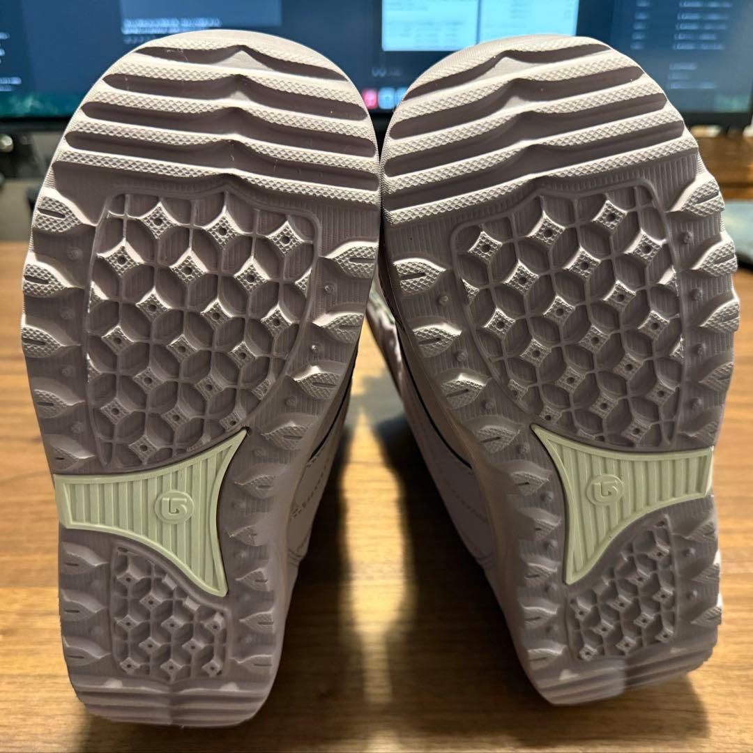 ウィメンズ Burtonミント BOA® ワイドスノーボードブーツ約22.5cm