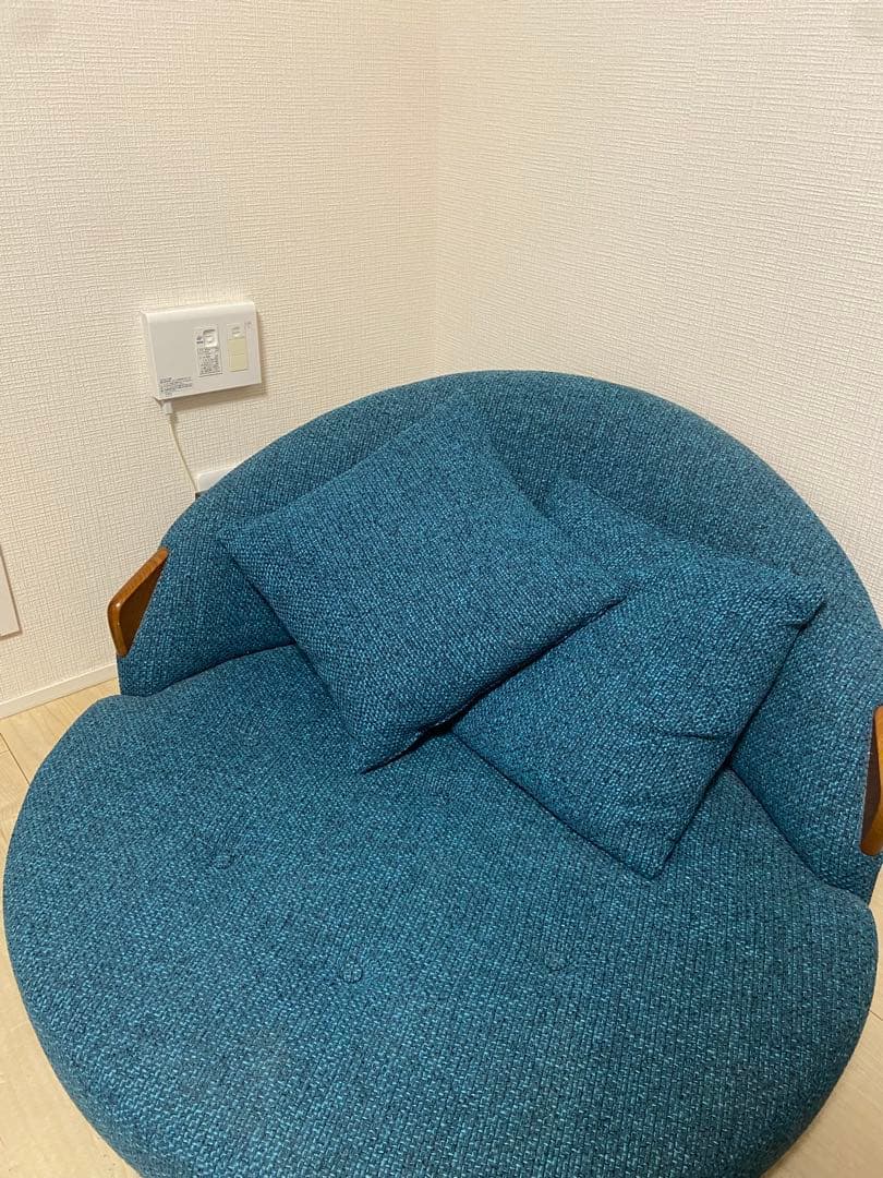 【11/30日まで限定販売】ラウンドソファ　ターコイズグリーン　クッション付き