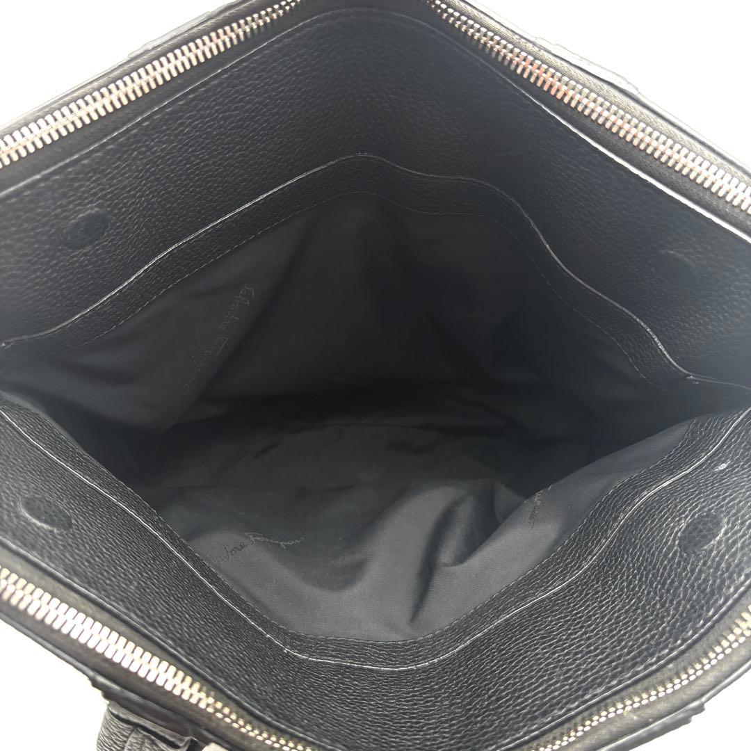 極美品 サルヴァトーレフェラガモ 2way ビジネスバッグ レザー スタッズ 黒