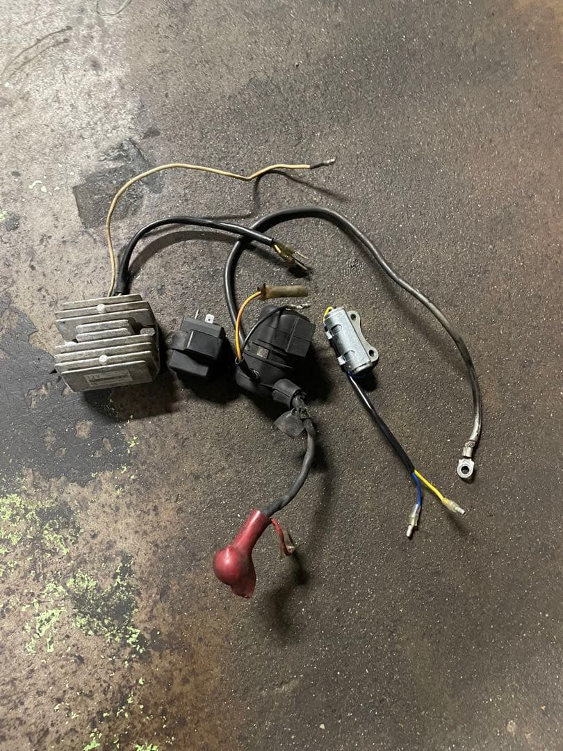 Z250FTレギュレーターコンデンサーイグニッションコイル他諸々