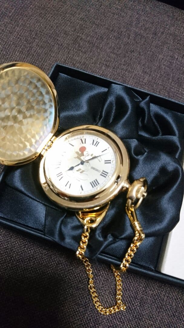 【値下げ】東京ディズニーランド 2000年ミレニアム記念限定懐中時計