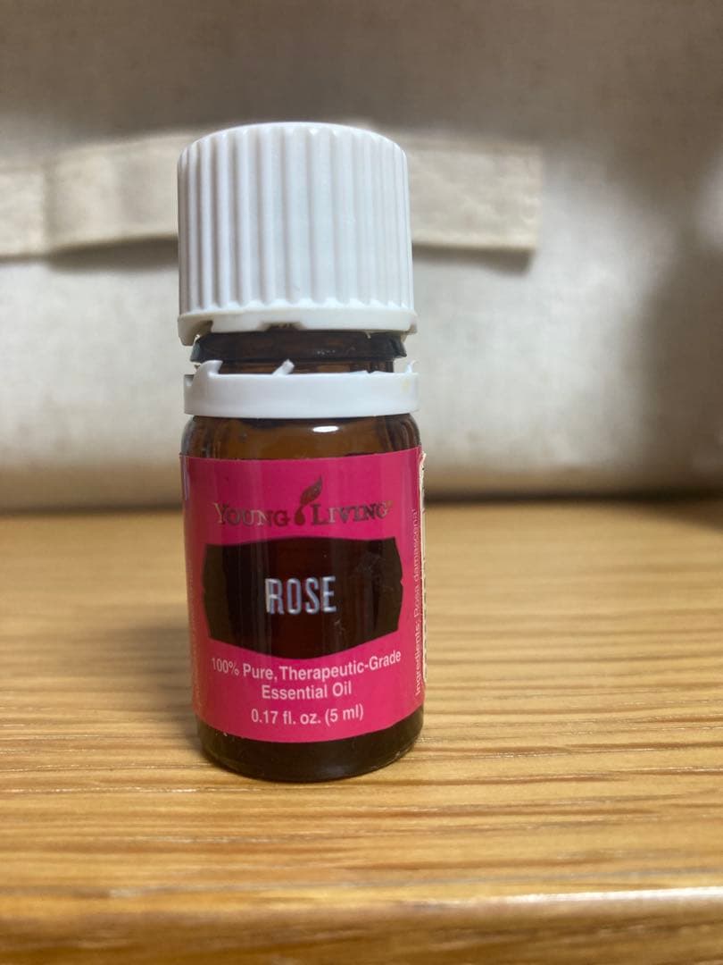 ヤング・リビング　ローズ