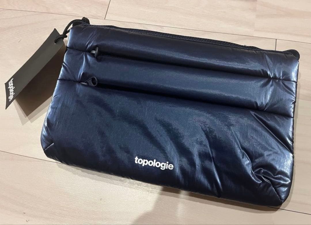 完売正規品Topology トポロジー　フラットサコッシュ　スモール　パフ　単体