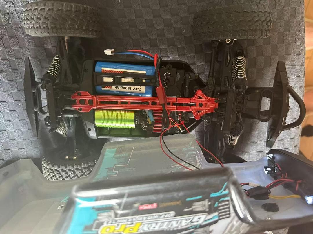 高速 ブラシレス ラジコンカー 70km/h 4WD オフロード 31cm高速車