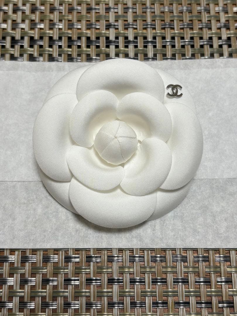 新品未使用　非売品CHANELコサージュ