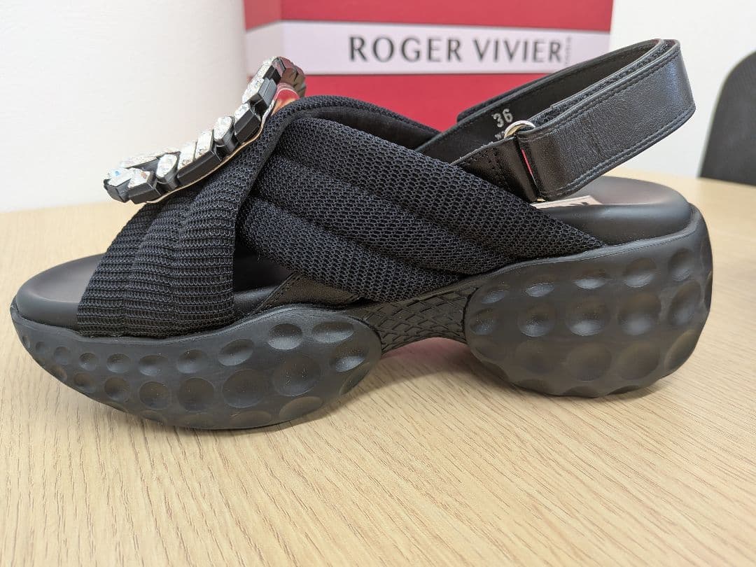 ROGER VIVIER ブラック サンダル サイズ36(23センチ)