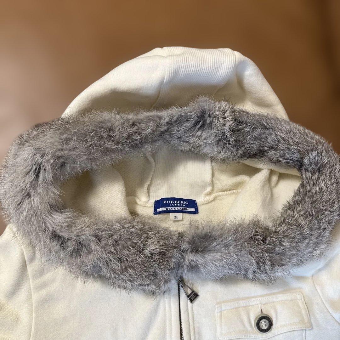 d*9様 バーバリーブルーレーベル　リアルファー付き　パーカー　裏起毛　オフホワ