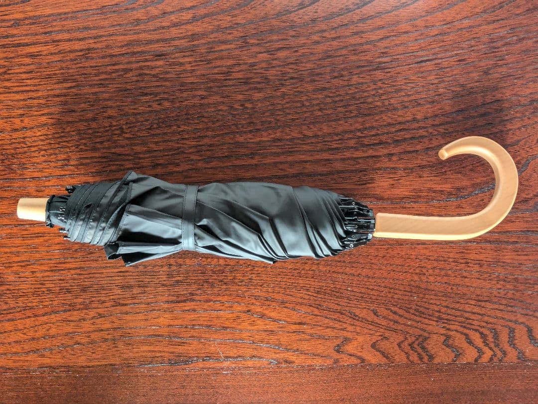 【美品】サンバリア100 黒 無地 2段折 8本骨