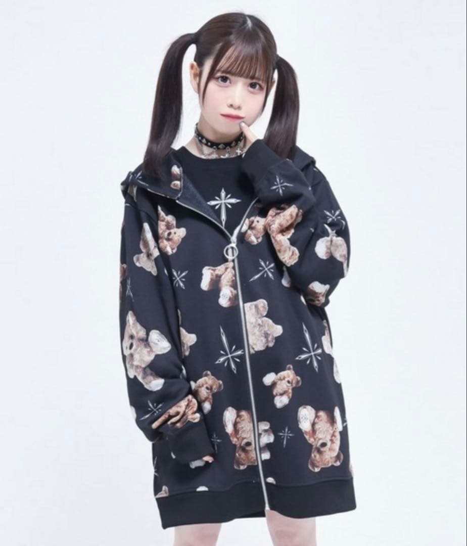 新品トラバストーキョー TRAVASTOKYO クマプリントパーカー タグ付き