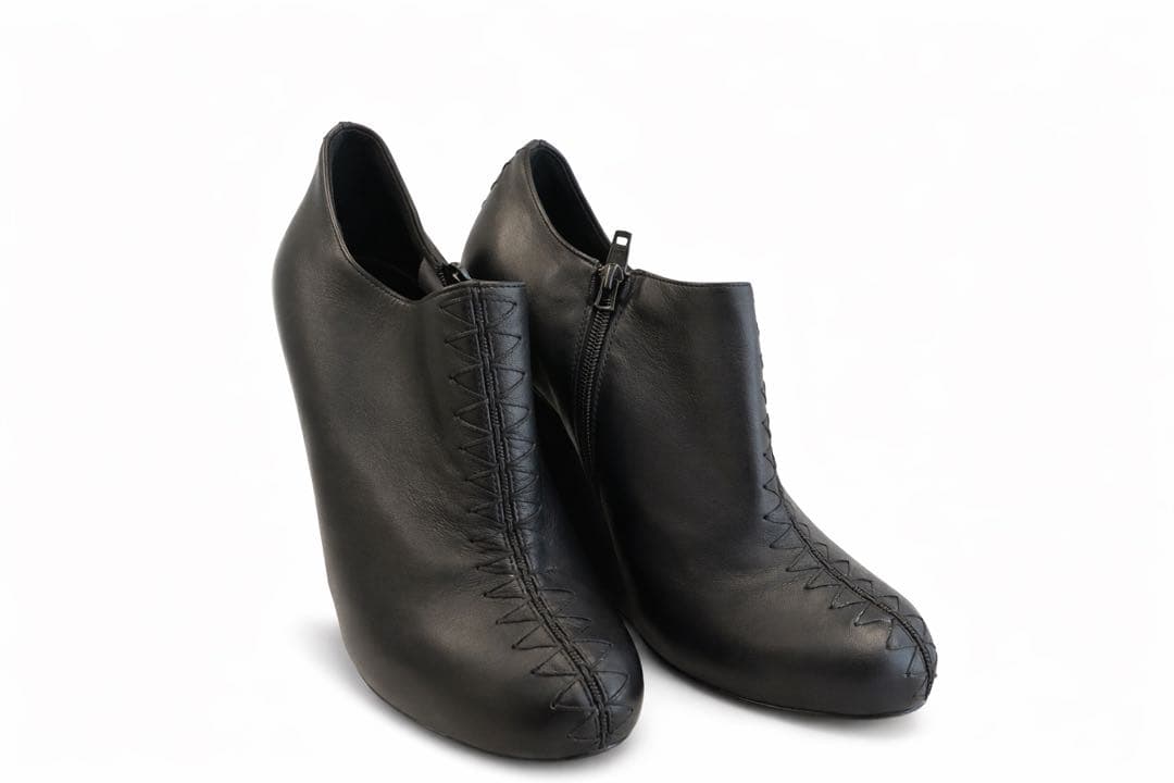 BOTTEGA VENETA 黒 レザー ショートブーツ / アンクルブーツ