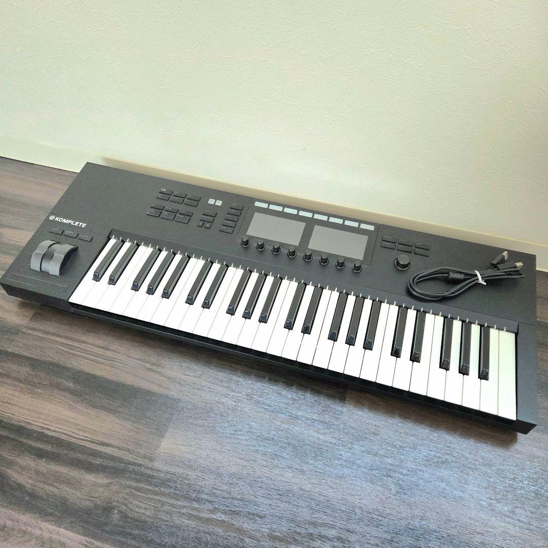KOMPLETE KONTROL S49 MK2 MIDIキーボード