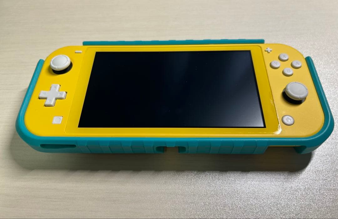 Nintendo Switch Light 本体（黄色）