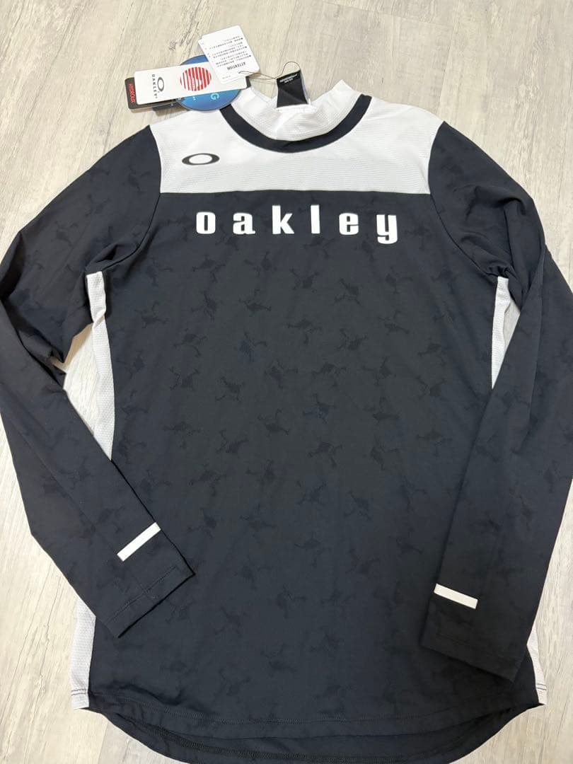 新品　MサイズOAKLEY オークリーゴルフセットアップ モックネック＆スカート