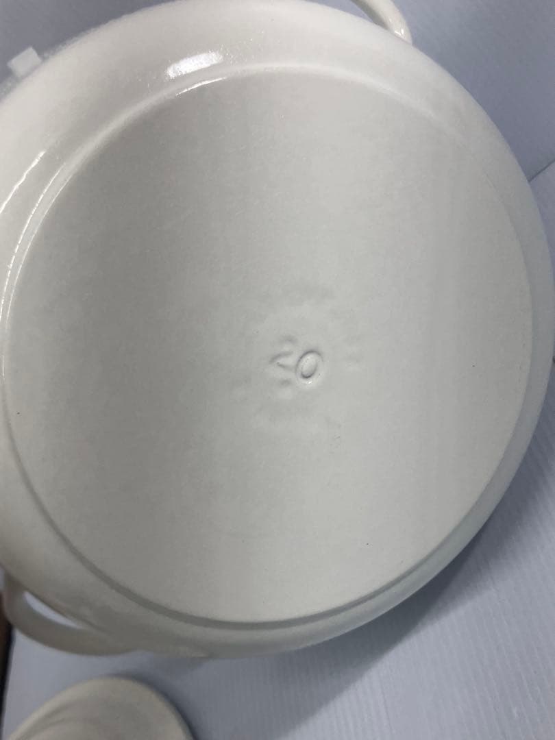 【未使用保管品】ル・クルーゼ ココット・ロンド 20cm ホワイト