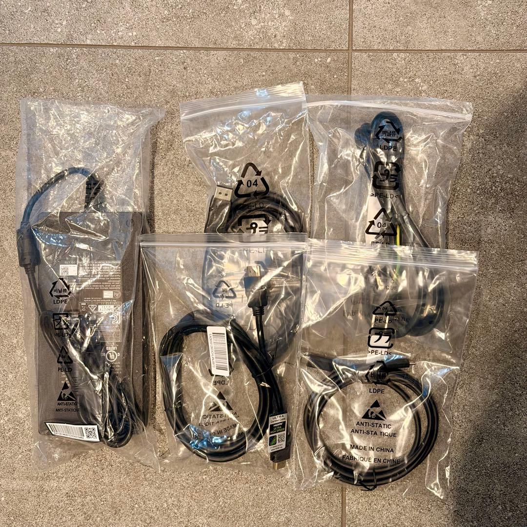 LG UltraGear 5K OLED 45GX950A-B 44.5インチ