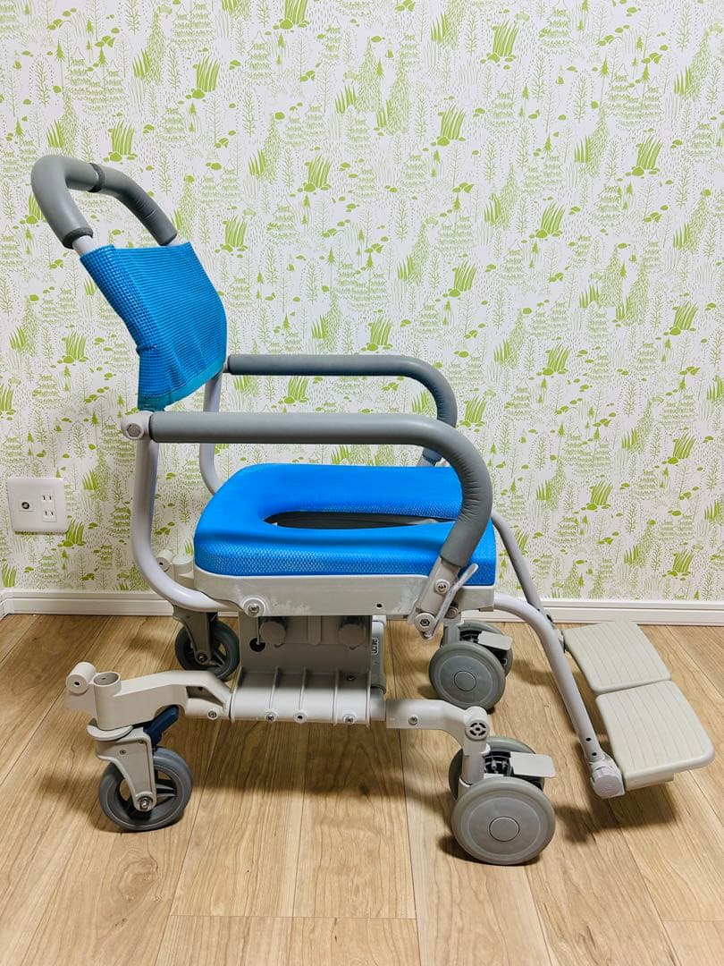 入浴用いすuchie ウチエ シャワー車椅子　入浴用車椅子