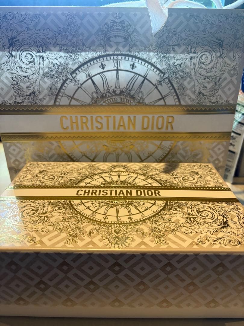 Dior【ハンドクリーム 50ml・口紅720S アイコンサテン】