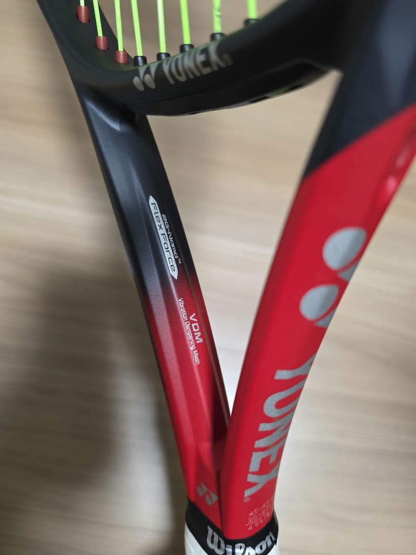 国内正規品 ヨネックス VCORE 100 グリップサイズ3