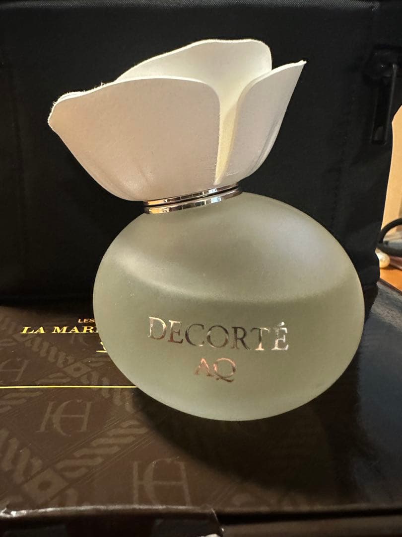 DECORTÉ AQ 香水 ホワイト