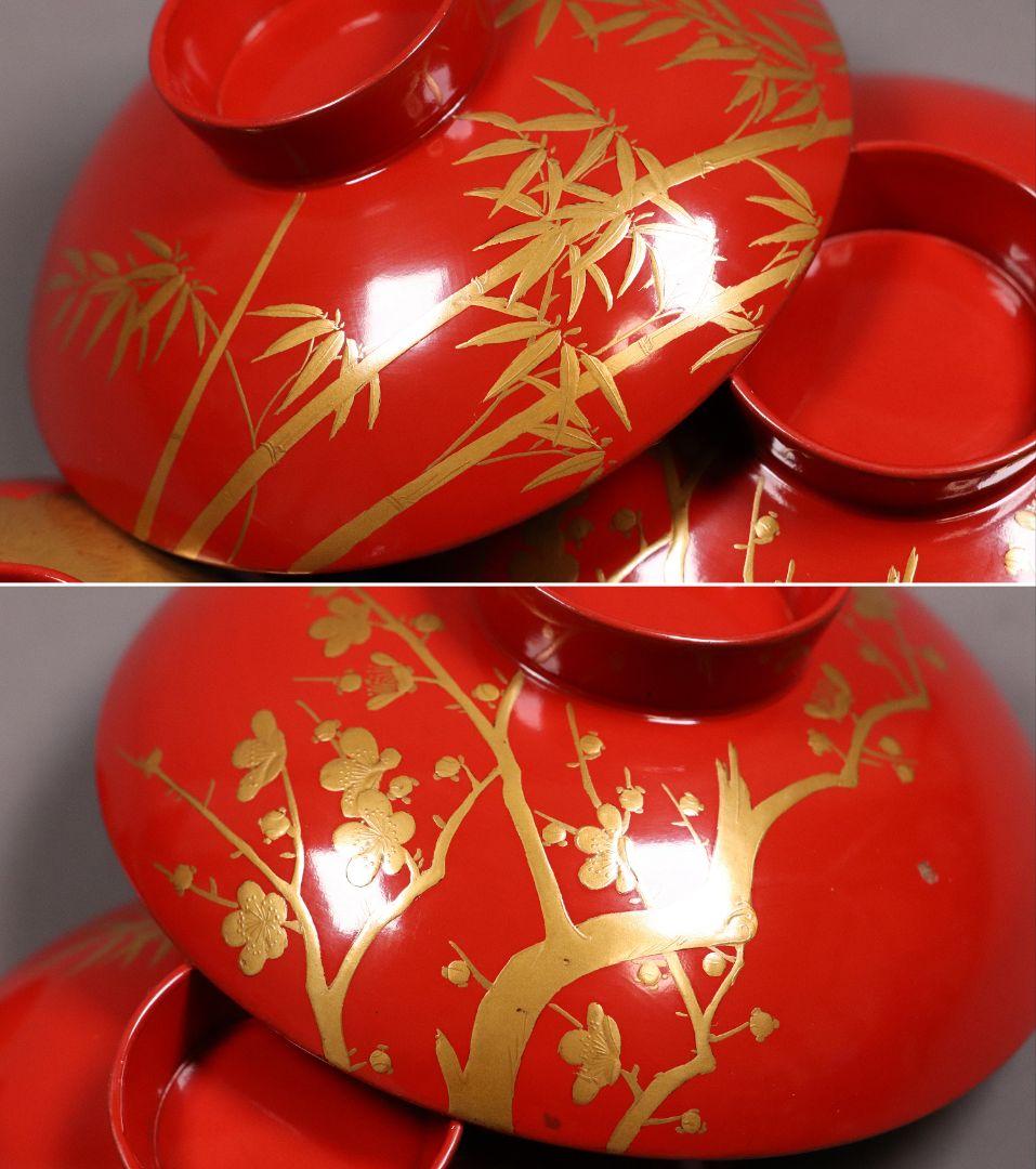 時代木製漆器 宝尽くし 朱塗三ッ組杯 鶴亀松竹梅 黒高台 金蒔絵 MA342