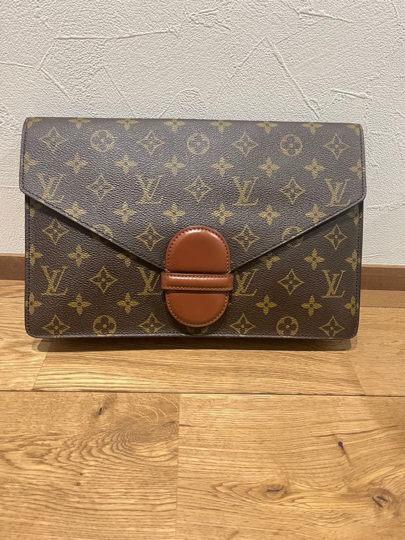 Louis Vuitton モノグラムクラッチバッグ
