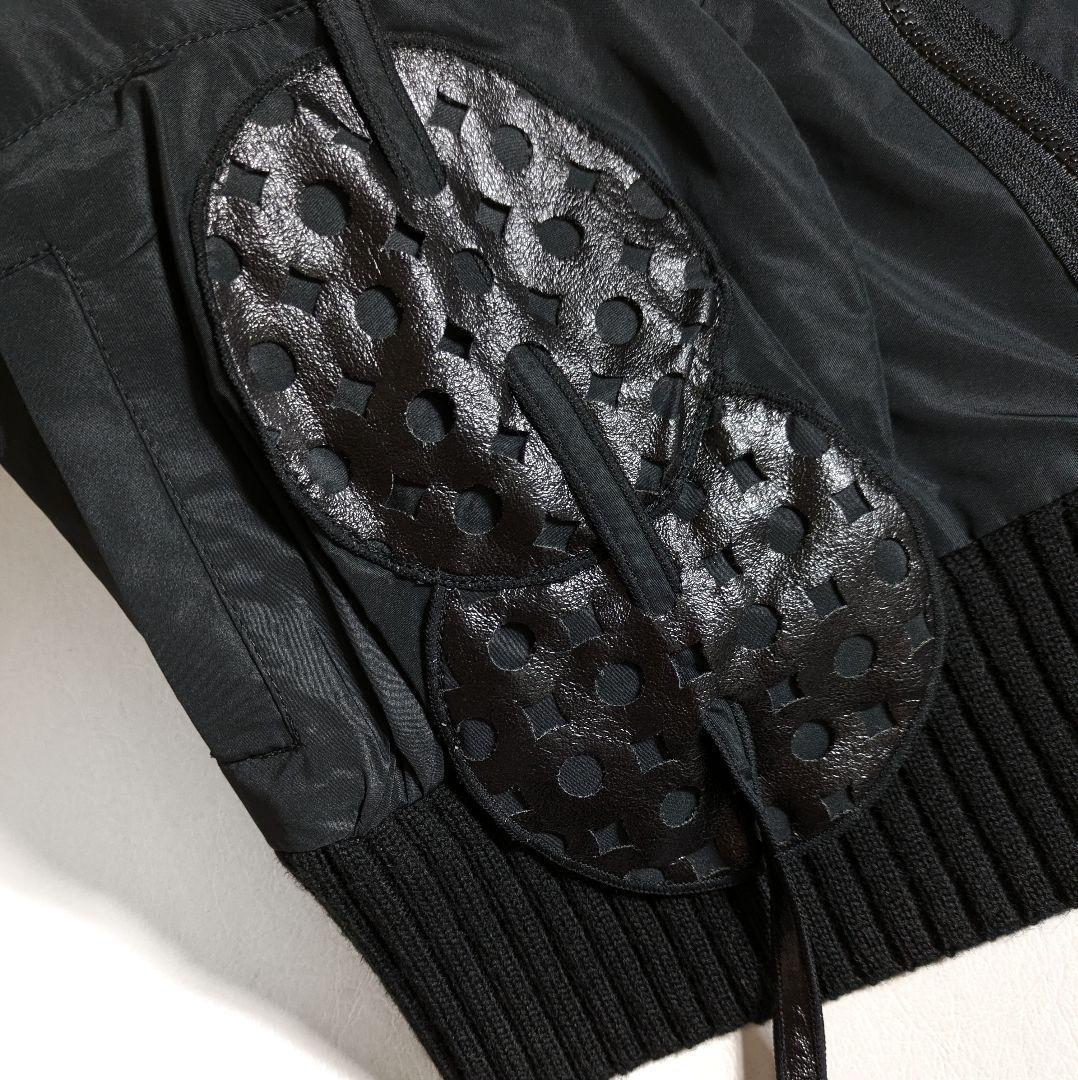 エイココンドウ／レザーパッチ ボリューム襟ショートジレ ベスト ブラック