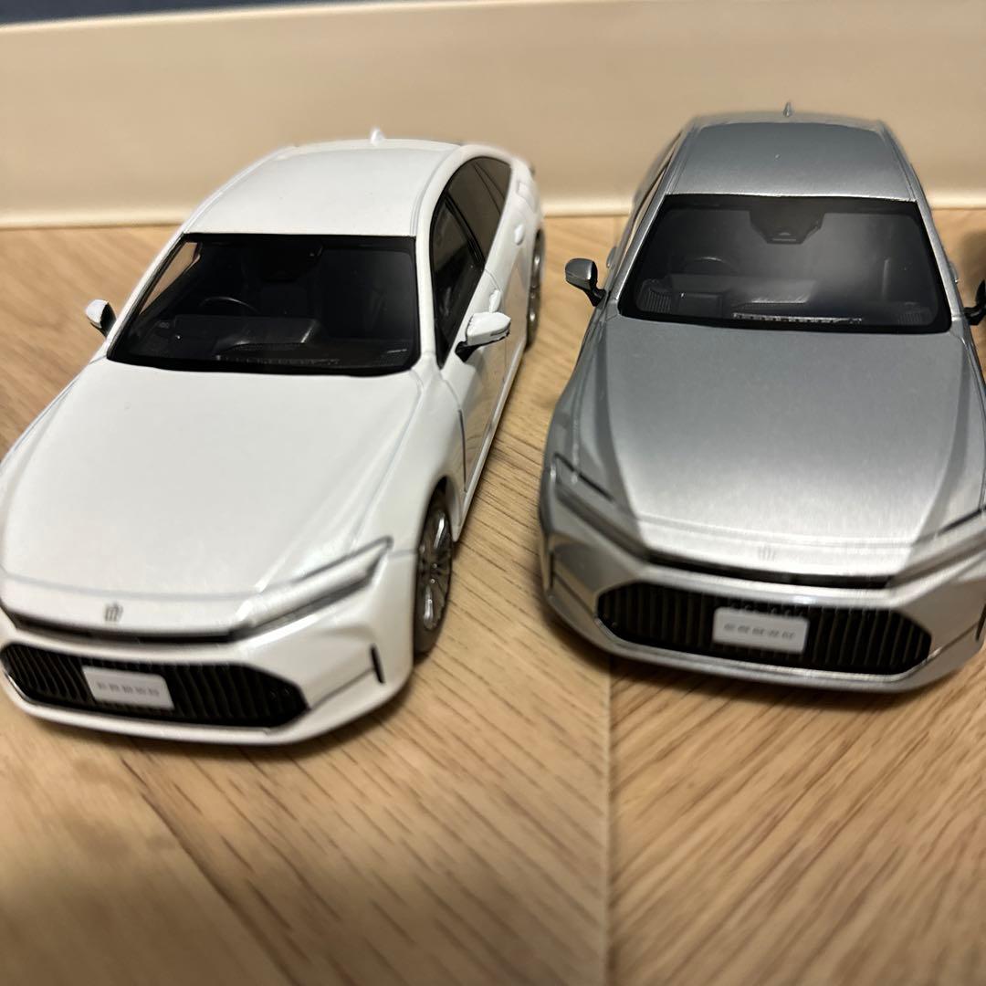 クラウンセダン　色見本　ミニカー