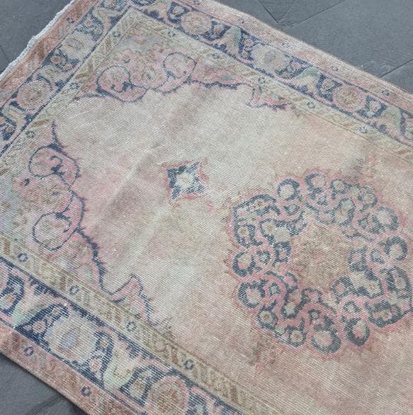 トルコヴィンテージラグ A63 高級 レア ピンク ベージュ ネイビー ミント