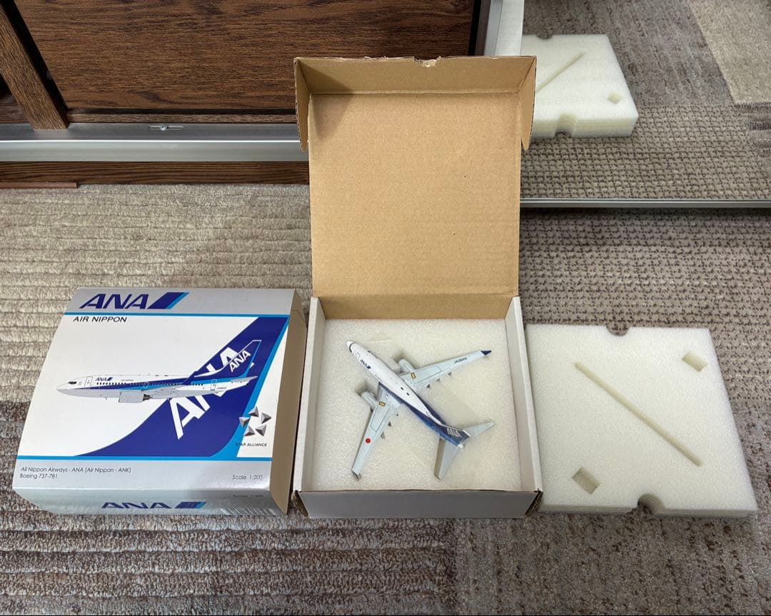 ダ*ン様 ANA B737-781 JA08AN 1/200 金属製 JCWIN