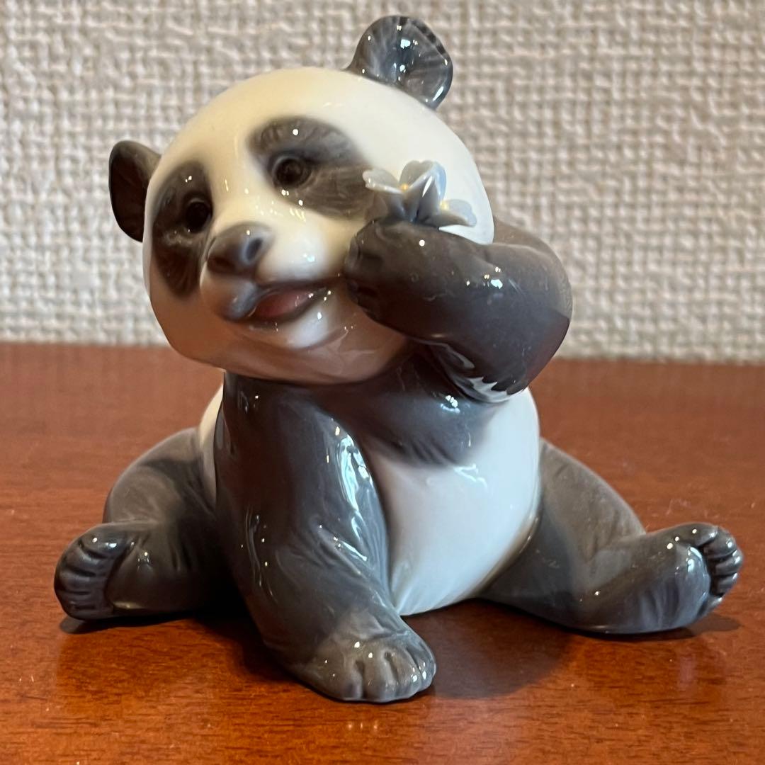 超美品　リヤドロ　パンダ　水色の花　フィギュリン　人形　陶器　置物　A オブジェ
