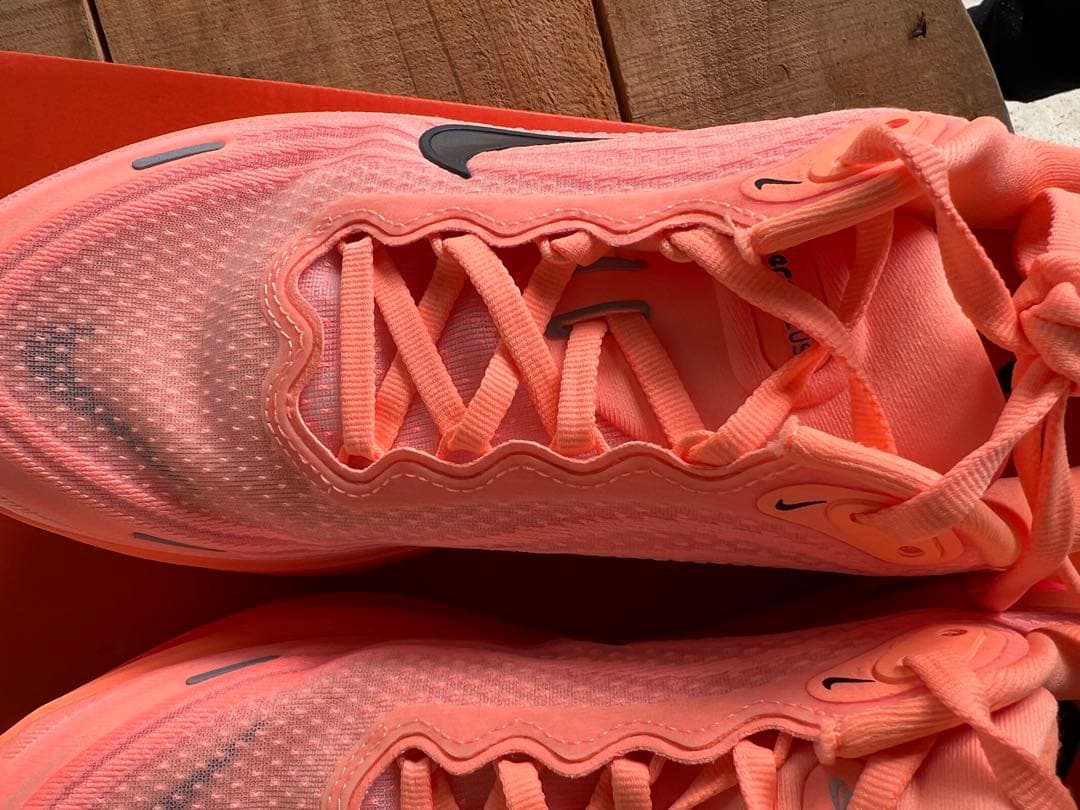 ナイキ NIKE ズームXボメロプラス　オレンジ