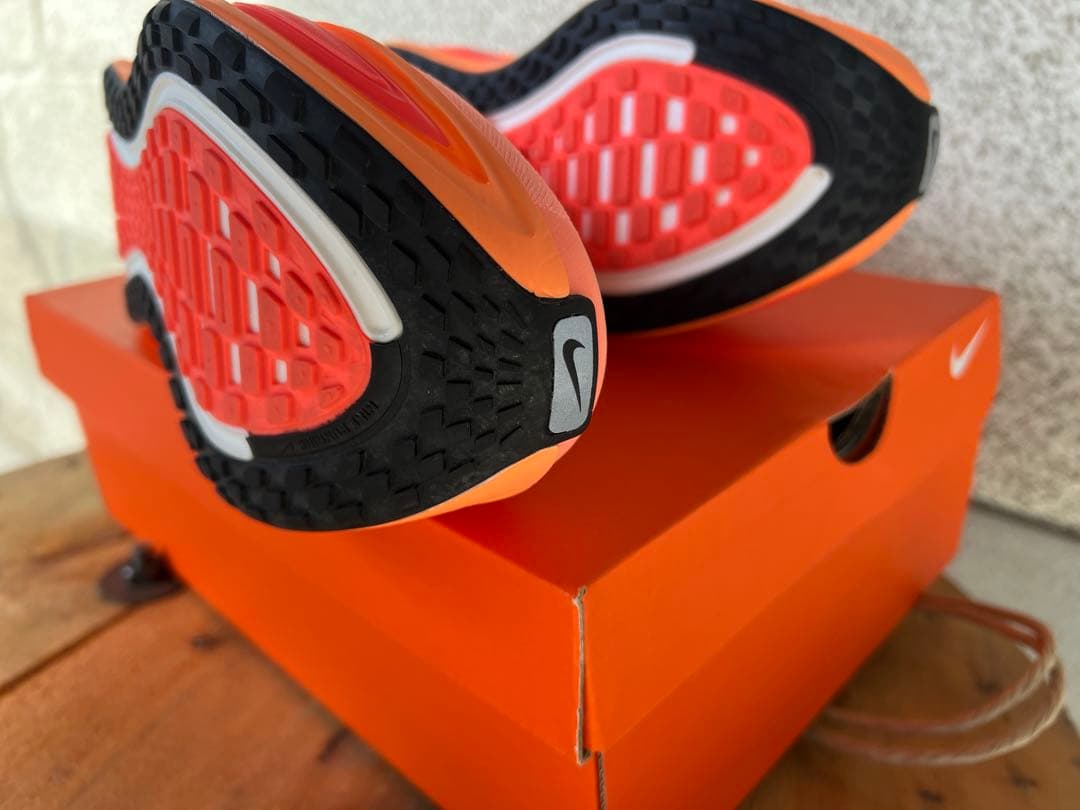 ナイキ NIKE ズームXボメロプラス　オレンジ