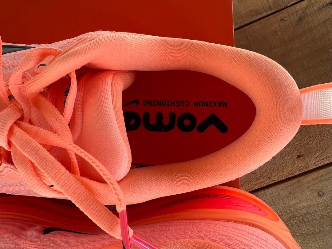 ナイキ NIKE ズームXボメロプラス　オレンジ