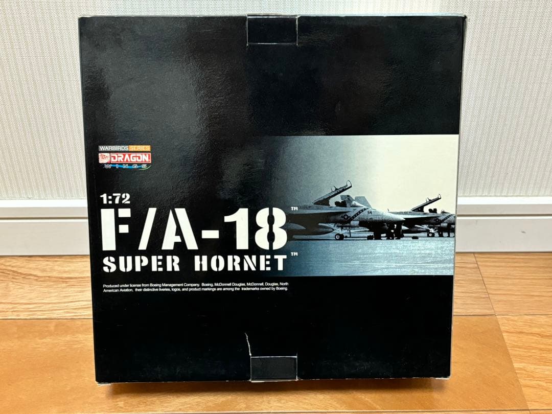 ドラゴン 1/72 F/A-18F SUPER HORNET VFA11 訳あり