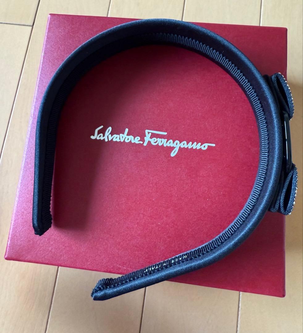 Salvatore Ferragamo カチューシャ　リボン