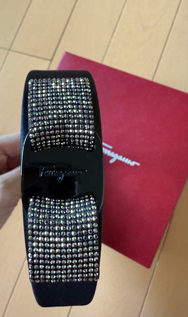 Salvatore Ferragamo カチューシャ　リボン