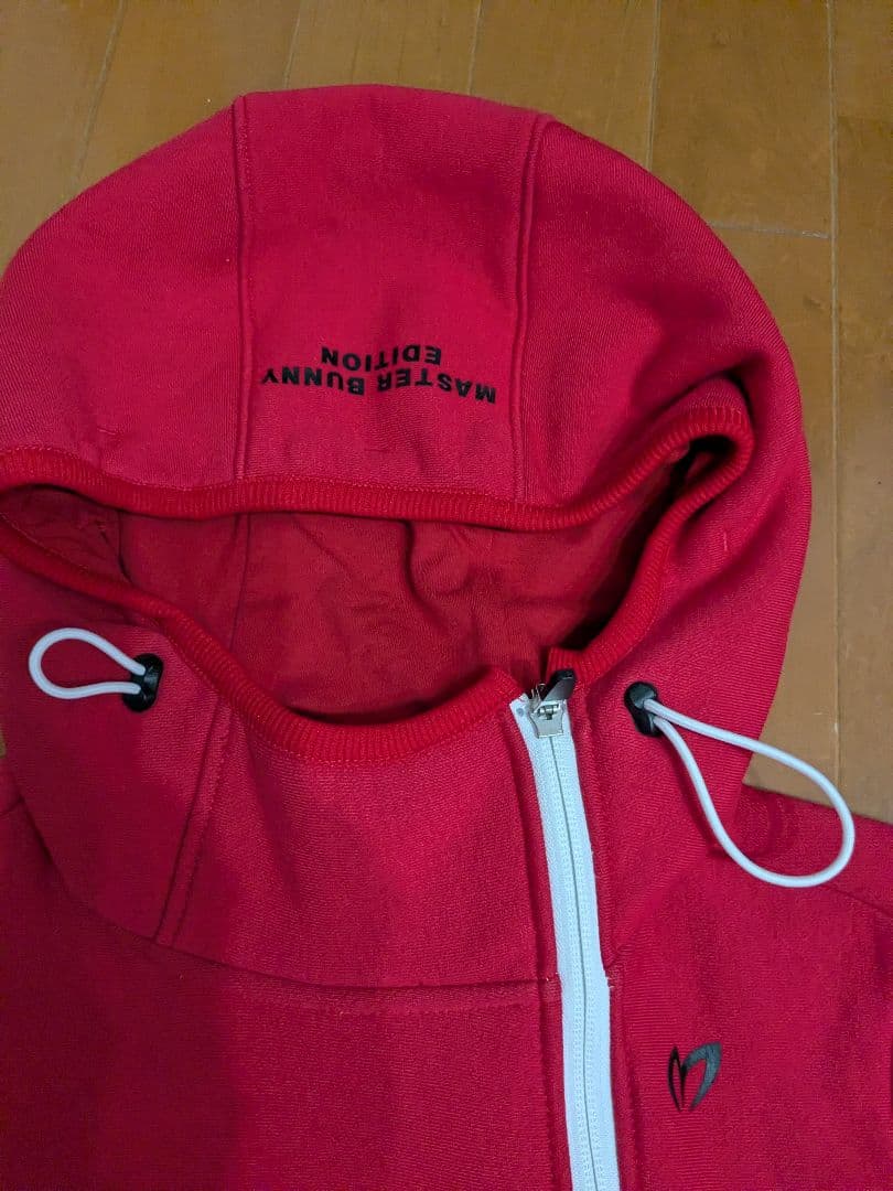 美品　MASTER BUNNY EDITION MBEパーカー レッド