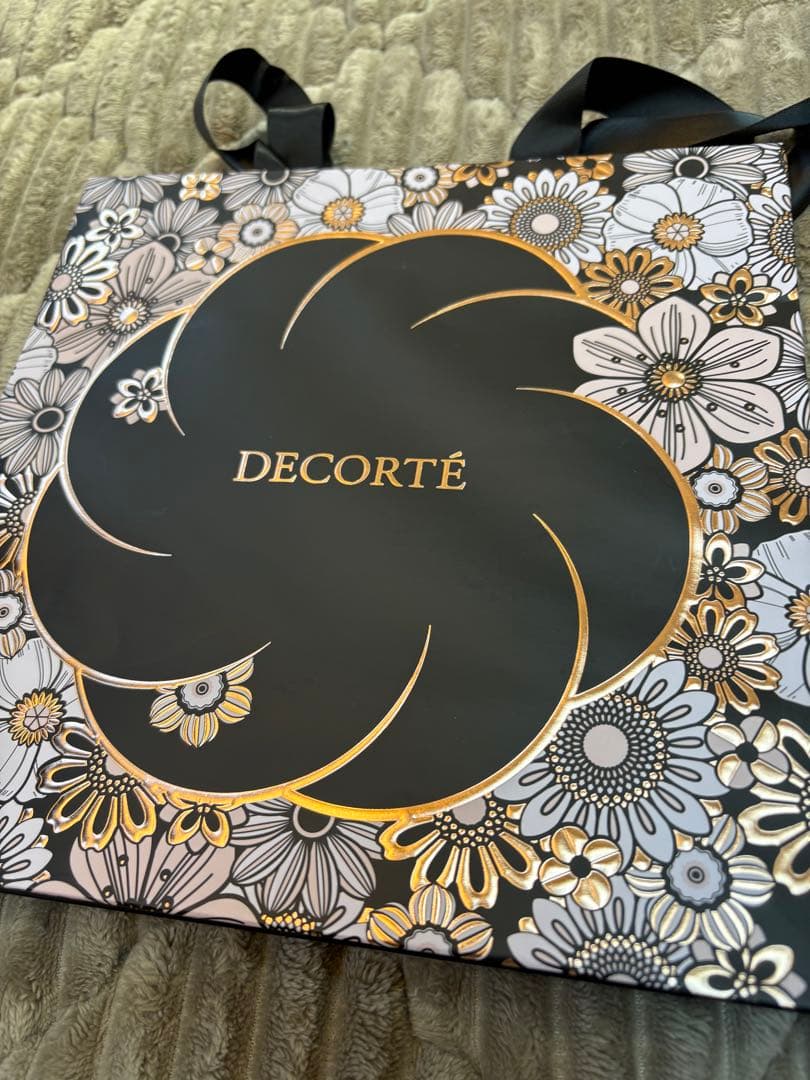 コスメデコルテ　クリスマスコフレ　2025