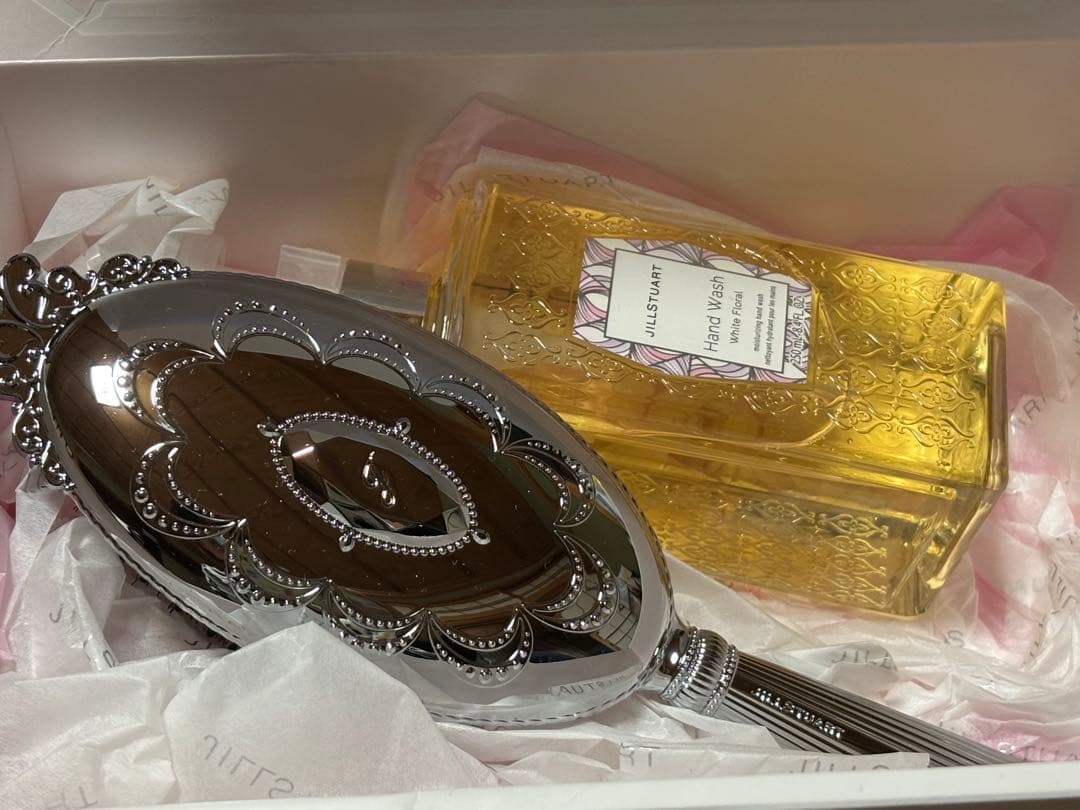 ジルスチュアート